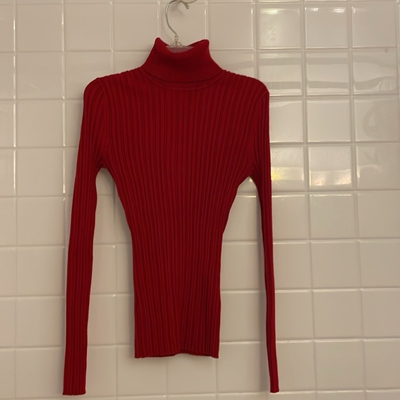 It’s Our Time Turtleneck red sweater, size L. Stretchy, soft and delicate - Picture 4 of 17